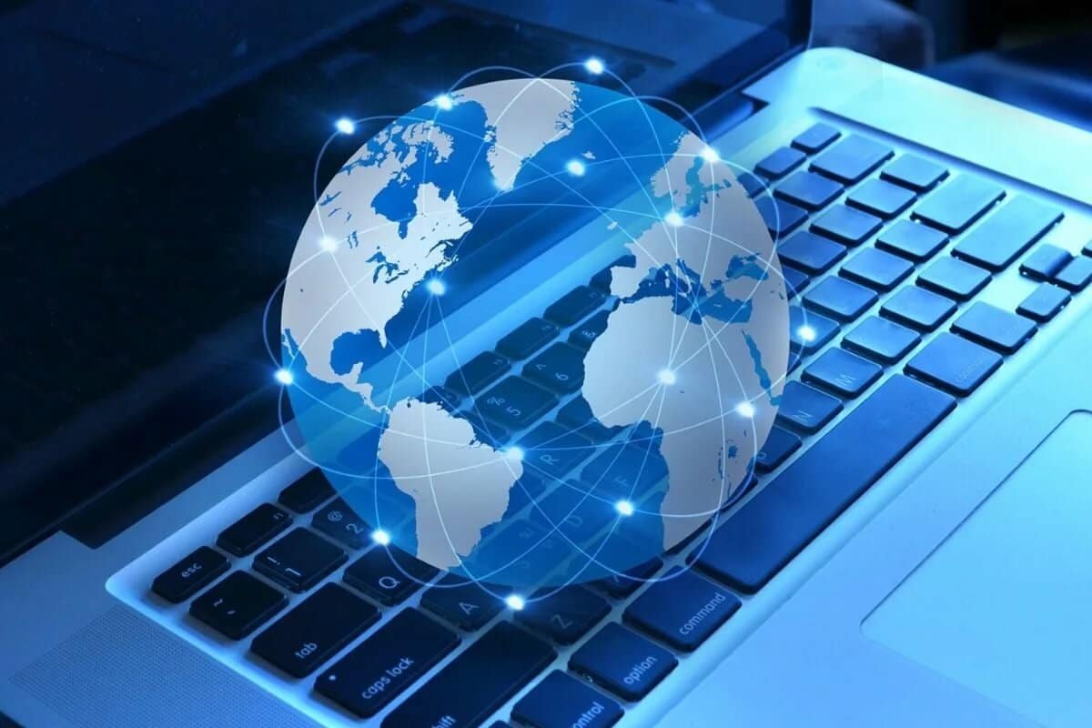 إيجابيات وسلبيات الإنترنت
