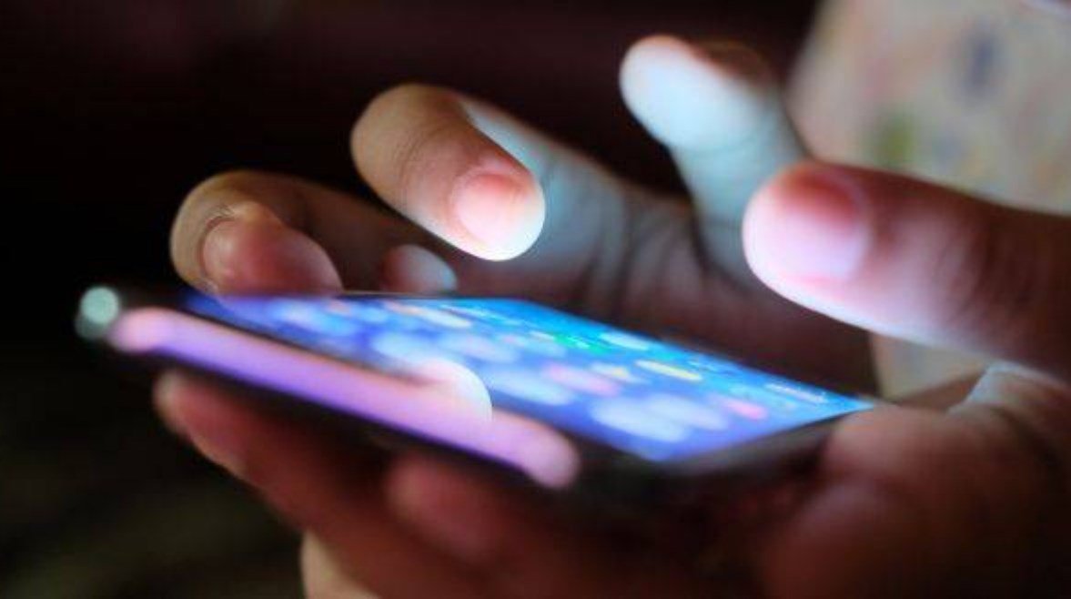 تحديث برامج الهاتف