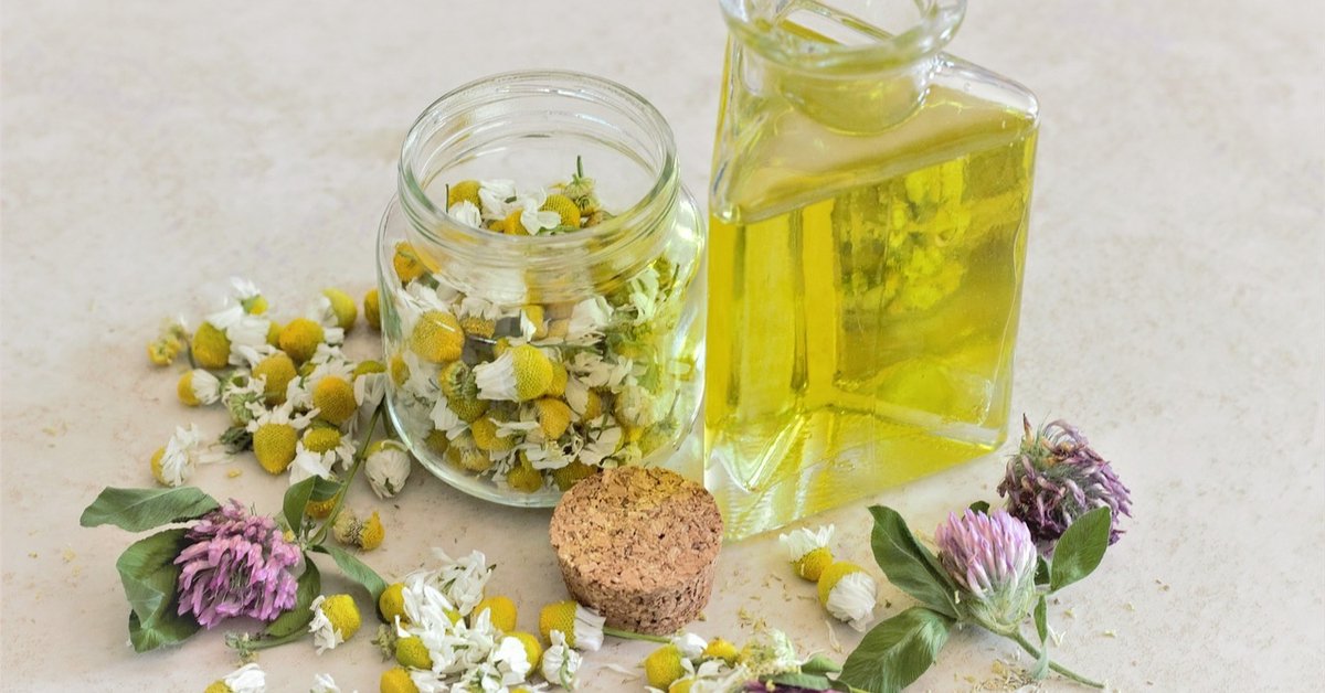 فوائد زيت البابونج للبشرة