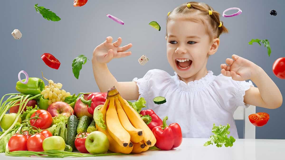 العناصر الغذائية التي يحتاجها الطفل